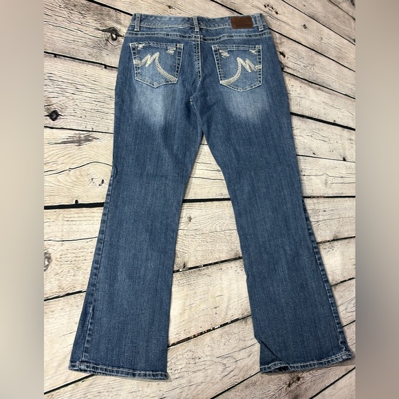 Maurices Classic Blue Curvy Boot Cut Jeans Size 9/10 - Picture 9 of 9